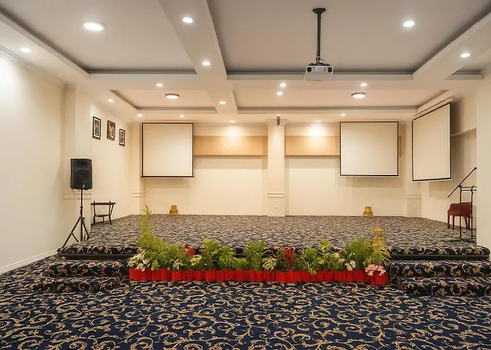 Puri Saron Hotel 3*