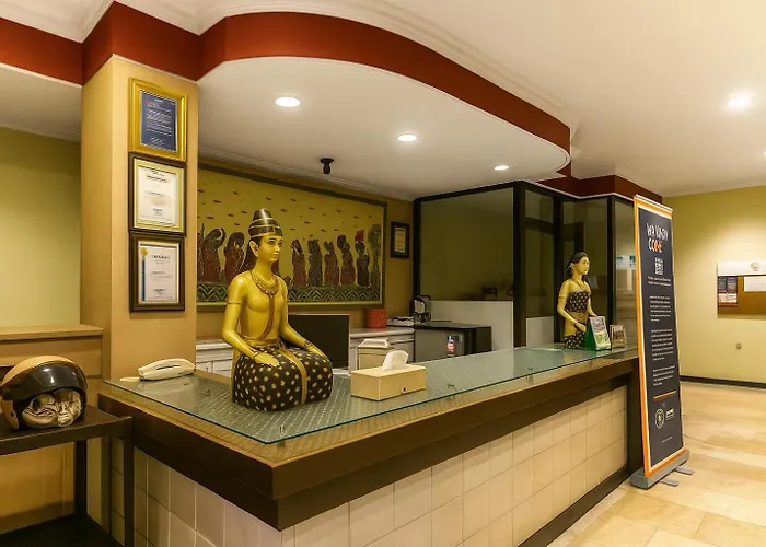 Puri Saron 3*