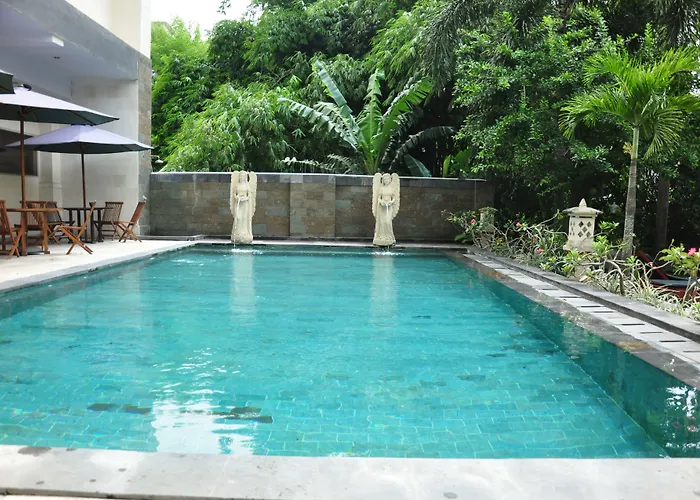 Puri Saron Hotel 3*