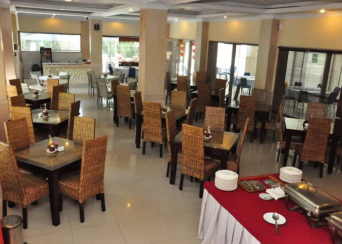 Puri Saron Hotel 3*