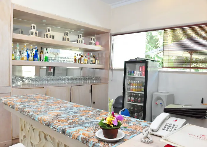 Puri Saron 3*