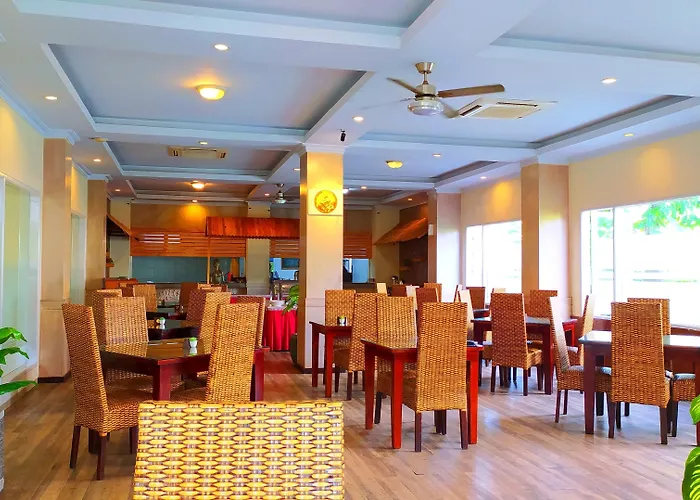 Puri Saron Hotel 3*